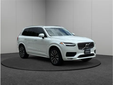 White 2021 Volvo XC90 T6 Momentum Sport Utility 4D for sale in Jacksonville, FL