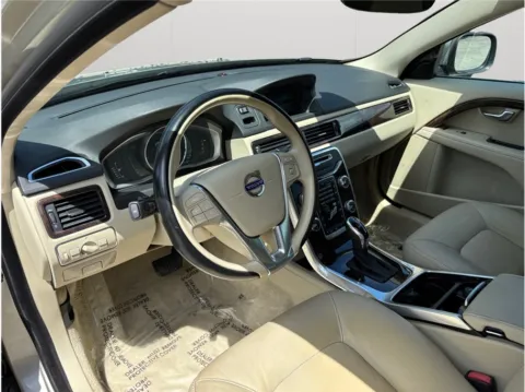 More photos of 2015 Volvo XC70 T5 Premier Wagon 4D (2015.5) at Merit Auto Group Atlantic, FL