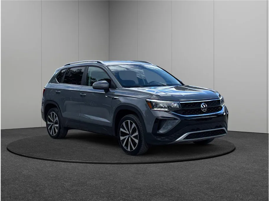 Gray 2022 Volkswagen Taos SE for sale in Jacksonville, FL