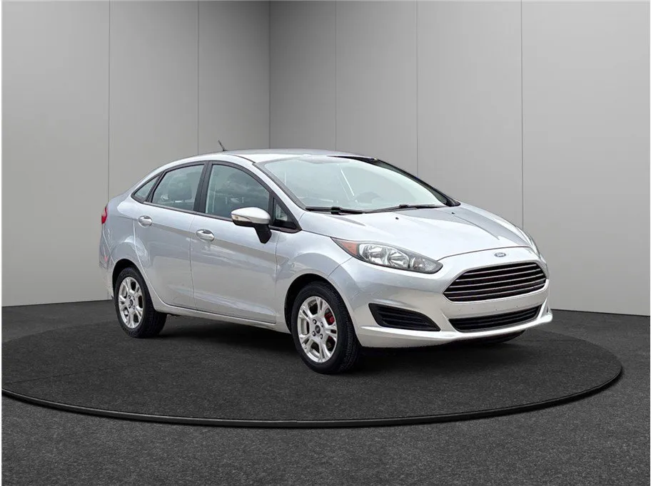Silver 2015 Ford Fiesta SE for sale in Jacksonville, FL