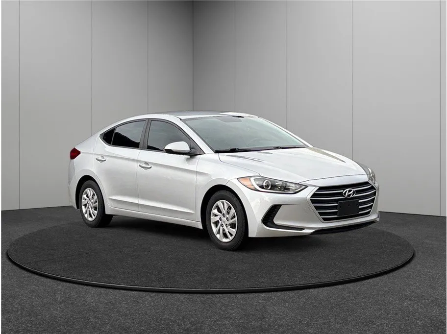 Silver 2017 Hyundai Elantra SE for sale in Jacksonville, FL
