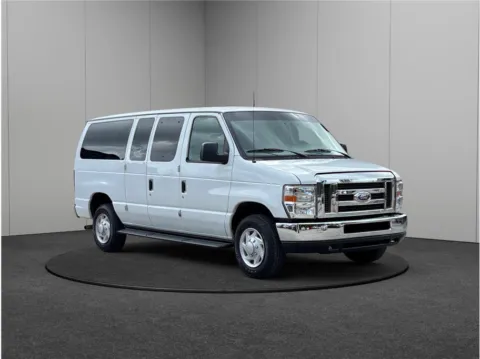 Used 2009 Ford Econoline Wagon XL Van 3D for sale in Jacksonville