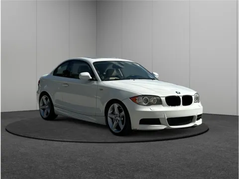White 2011 BMW 1 Series 135i Coupe 2D for sale in Jacksonville, FL