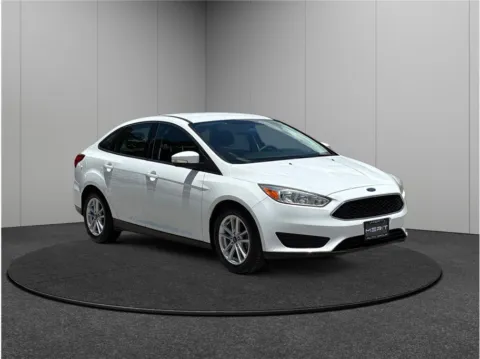 White 2017 Ford Focus SE for sale in Jacksonville, FL