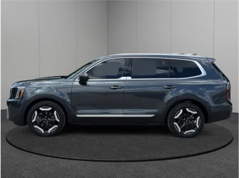 More photos of 2024 Kia Telluride EX at Merit Auto Group, FL