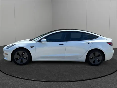 More photos of 2021 Tesla Model 3 Standard Range Plus Sedan 4D at Merit Auto Group Atlantic, FL