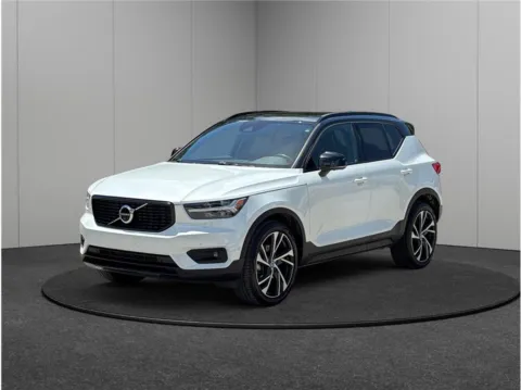 More photos of 2019 Volvo XC40 R-Design at Merit Auto Group, FL