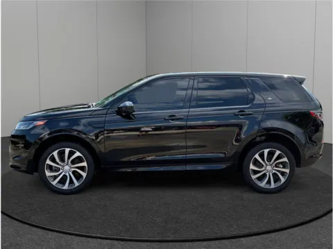 More photos of 2022 Land Rover Discovery Sport SE R-Dynamic at Merit Auto Group, FL