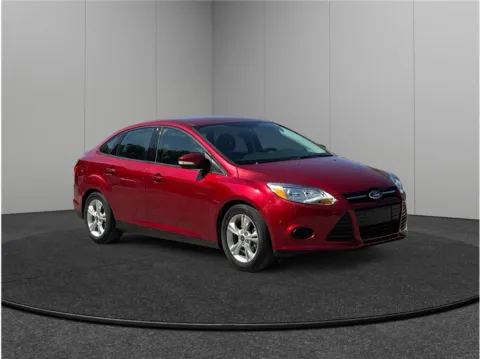 Red 2014 Ford Focus SE for sale in Jacksonville, FL