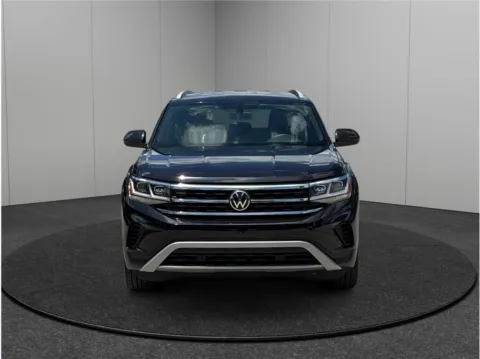 Another view of 2021 Volkswagen Atlas Cross Sport SE w/Technology Sport Utility 4D for sale in Jacksonville, FL at Merit Auto Group Atlantic