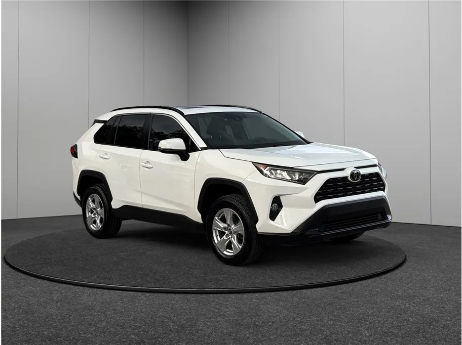 White 2019 Toyota RAV4 XLE Sport Utility 4D for sale in Jacksonville, FL