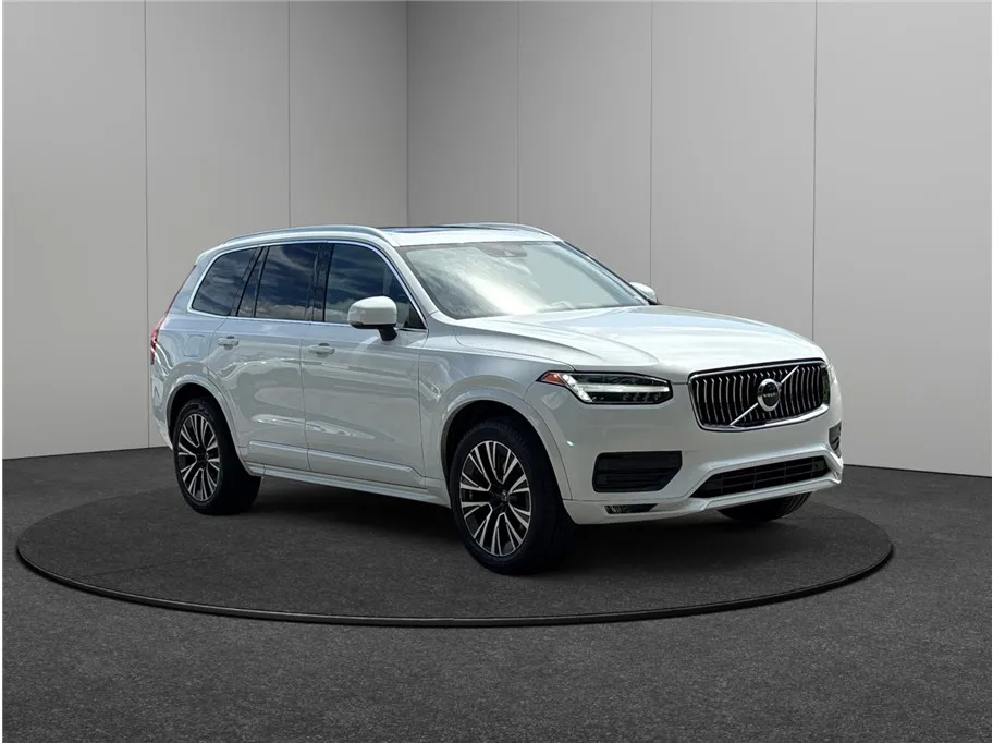 White 2020 Volvo XC90 T5 Momentum Sport Utility 4D for sale in Jacksonville, FL
