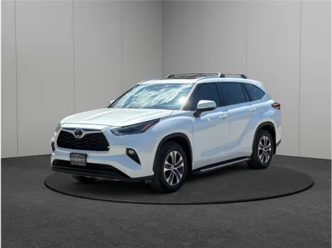 More photos of 2023 Toyota Highlander XLE Sport Utility 4D at Merit Auto Group Atlantic, FL