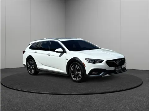 Used 2018 Buick Regal TourX Essence Wagon 4D for sale in