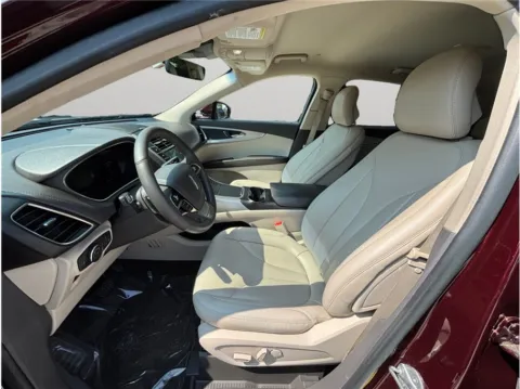 Photos of 2019 Lincoln Nautilus Sport Utility 4D for sale in Jacksonville, FL at Merit Auto Group Atlantic