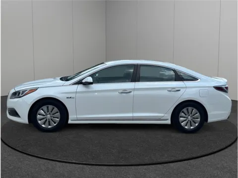 More photos of 2016 Hyundai Sonata Hybrid SE Sedan 4D at Merit Auto Group Atlantic, FL