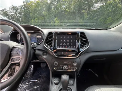 Silver 2019 Jeep Cherokee Limited Sport Utility 4D for sale in Jacksonville, FL