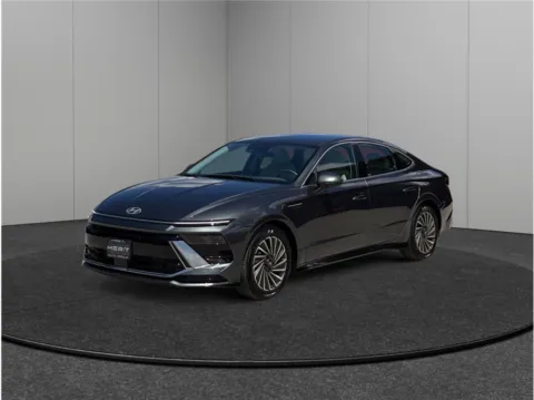 More photos of 2025 Hyundai Sonata Hybrid SEL Sedan 4D at Merit Auto Group Atlantic, FL
