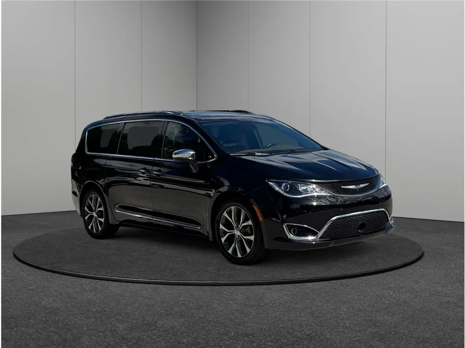 Used 2018 Chrysler Pacifica Limited Minivan 4D for sale in