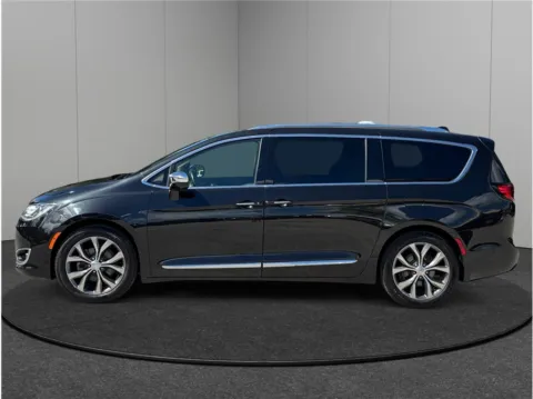 More photos of 2018 Chrysler Pacifica Limited Minivan 4D at Merit Auto Group Atlantic, FL