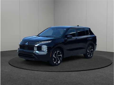 More photos of 2022 Mitsubishi Outlander ES Sport Utility 4D at Merit Auto Group Atlantic, FL