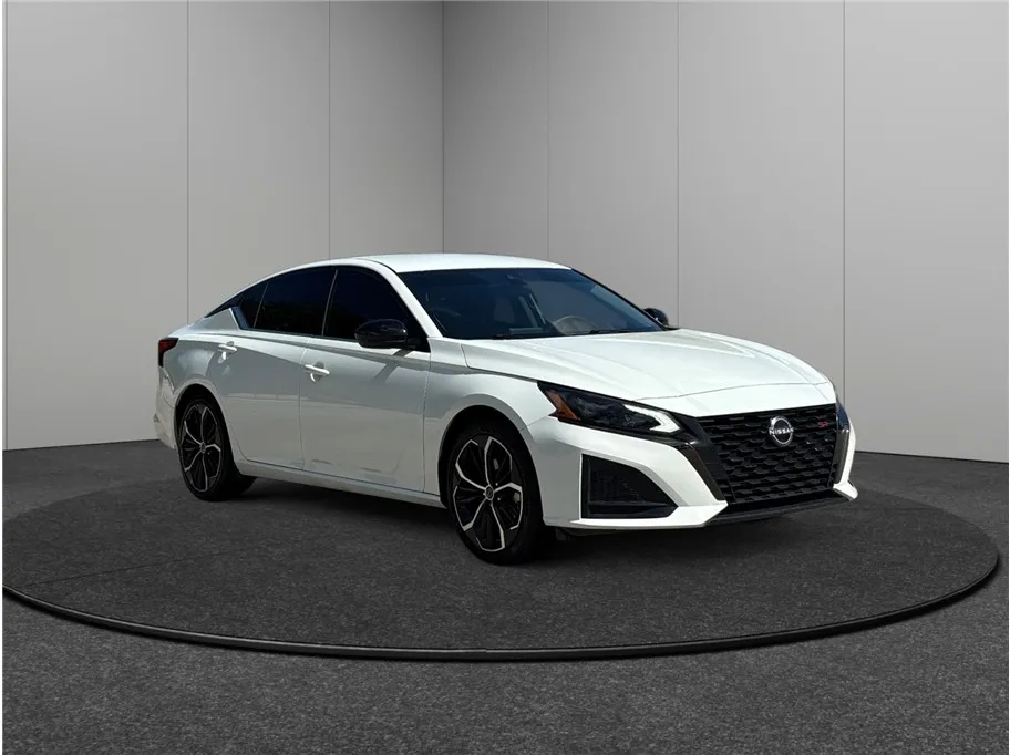 2023 Nissan Altima 2.5 SR Sedan 4D