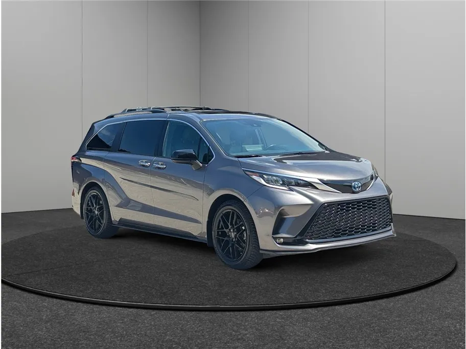 2022 Toyota Sienna XSE Minivan 4D for sale in Jacksonville, FL