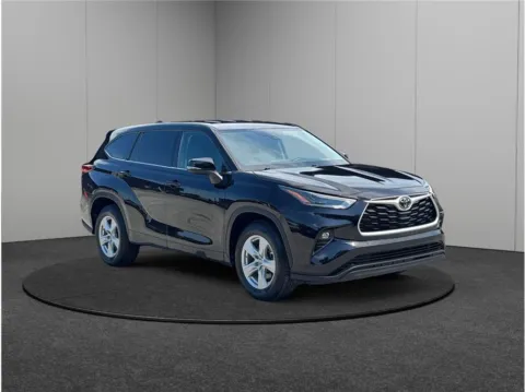 Black 2021 Toyota Highlander LE Sport Utility 4D for sale in Jacksonville, FL
