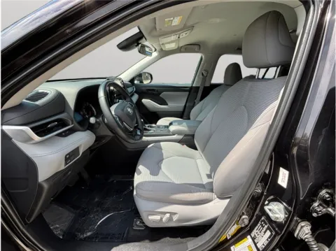 Photos of 2021 Toyota Highlander LE Sport Utility 4D for sale in Jacksonville, FL at Merit Auto Group Atlantic