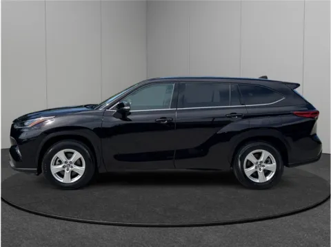 More photos of 2021 Toyota Highlander LE Sport Utility 4D at Merit Auto Group Atlantic, FL