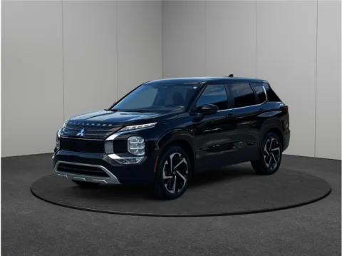 More photos of 2022 Mitsubishi Outlander SE Launch Edition Sport Utility 4D at Merit Auto Group Atlantic, FL