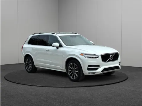 White 2019 Volvo XC90 T5 Momentum Sport Utility 4D for sale in Jacksonville, FL