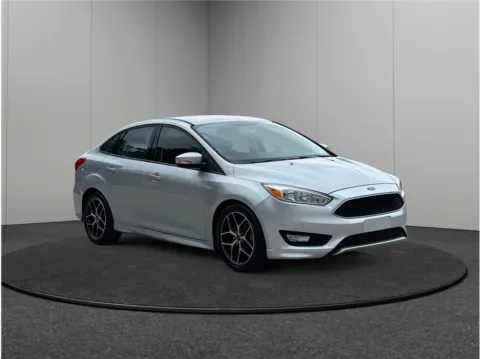 Silver 2015 Ford Focus SE Sedan 4D for sale in Jacksonville, FL