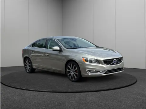 Gold 2016 Volvo S60 T5 Inscription Platinum Sedan 4D for sale in Jacksonville, FL