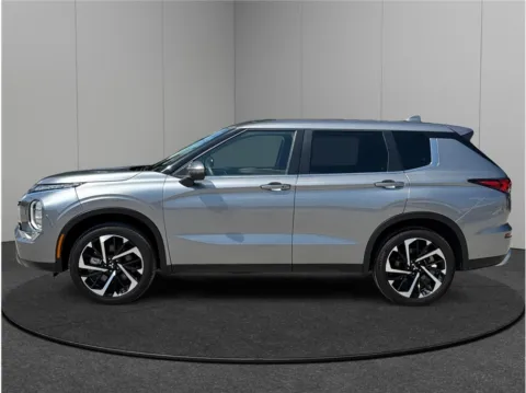 More photos of 2023 Mitsubishi Outlander SE Sport Utility 4D at Merit Auto Group Atlantic, FL
