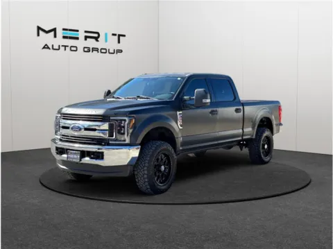 More photos of 2018 Ford F250 Super Duty Crew Cab XLT Pickup 4D 6 3/4 ft at Merit Auto Group Atlantic, FL