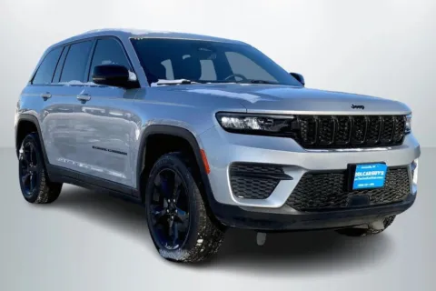 Photos of 2022 Jeep Grand Cherokee All New Altitude Sport Utility 4D for sale in Janesville, WI at Cool Car Guys