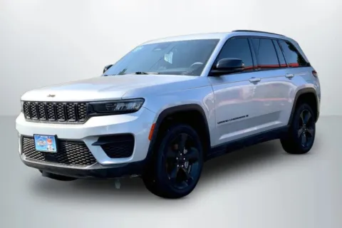 Silver 2022 Jeep Grand Cherokee All New Altitude Sport Utility 4D for sale in Janesville, WI