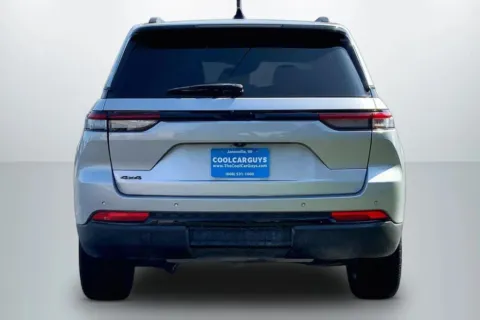 More photos of 2022 Jeep Grand Cherokee All New Altitude Sport Utility 4D at Cool Car Guys, WI