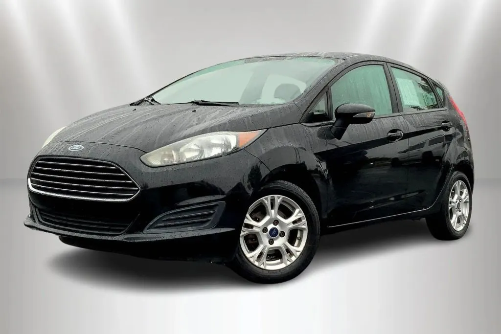 2015 Ford Fiesta SE's photo