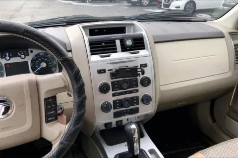 More photos of 2011 Mercury Mariner Sport Utility 4D at Cool Car Guys, WI