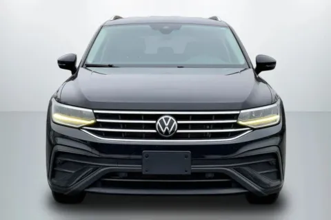 Another view of 2022 Volkswagen Tiguan SE 4MOTION Sport Utility 4D for sale in Janesville, WI at Cool Car Guys