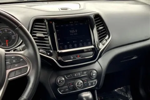 More photos of 2019 Jeep Cherokee Limited Sport Utility 4D at Cool Car Guys, WI