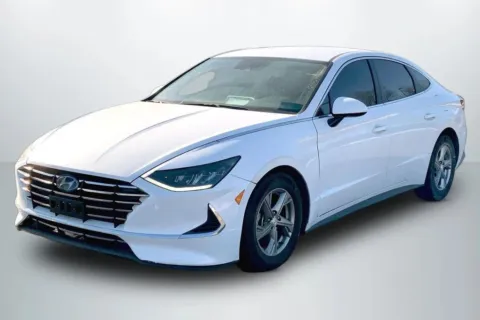 White 2021 Hyundai Sonata SE Sedan 4D for sale in Janesville, WI