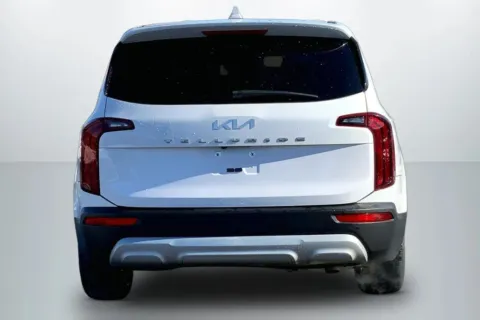 More photos of 2022 Kia Telluride LX Sport Utility 4D at Cool Car Guys, WI