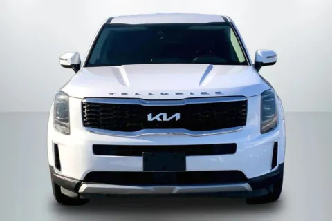 Another view of 2022 Kia Telluride LX Sport Utility 4D for sale in Janesville, WI at Cool Car Guys