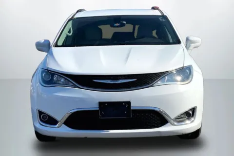 Another view of 2017 Chrysler Pacifica Touring-L Minivan 4D for sale in Janesville, WI at Cool Car Guys