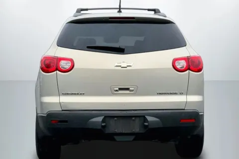 More photos of 2010 Chevrolet Traverse LT Sport Utility 4D at Cool Car Guys, WI
