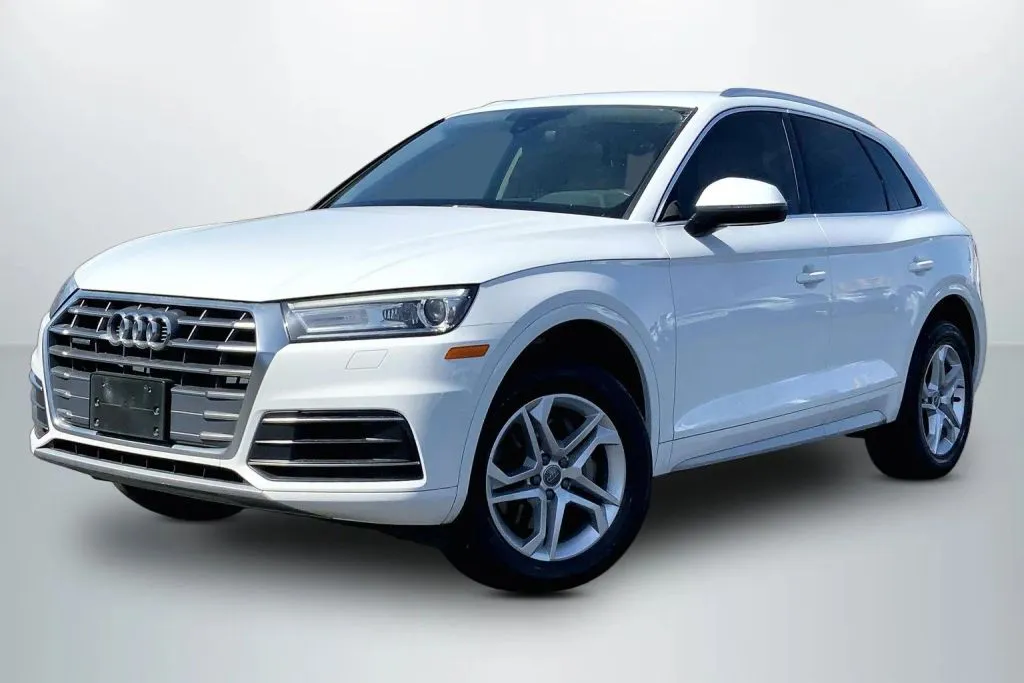 White 2019 Audi Q5 Premium Sport Utility 4D for sale in Janesville, WI