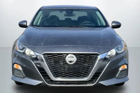 Another view of 2021 Nissan Altima 2.5 S Sedan 4D for sale in Janesville, WI at Cool Car Guys